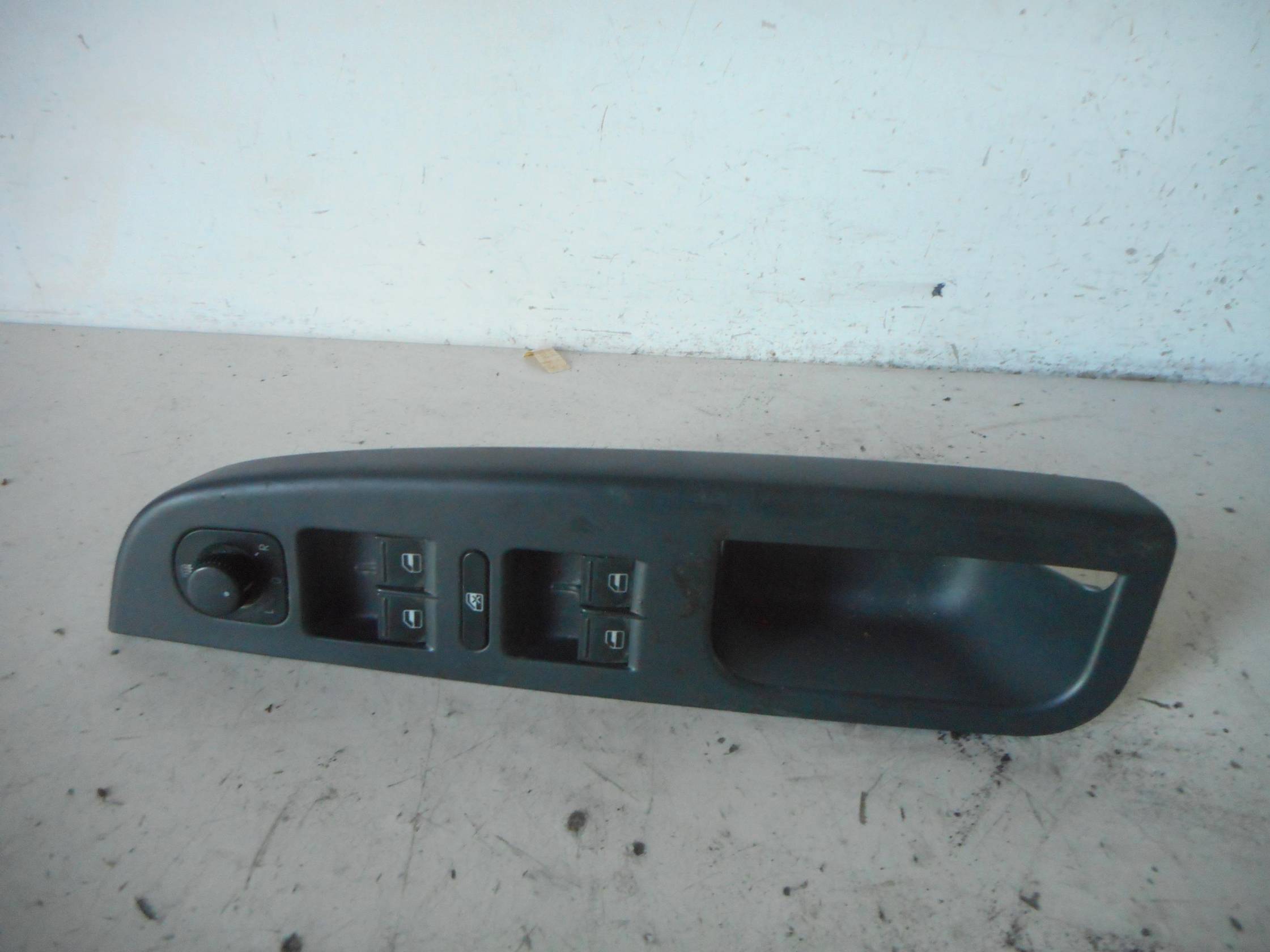 Interruttore alzacristalli porta ant.